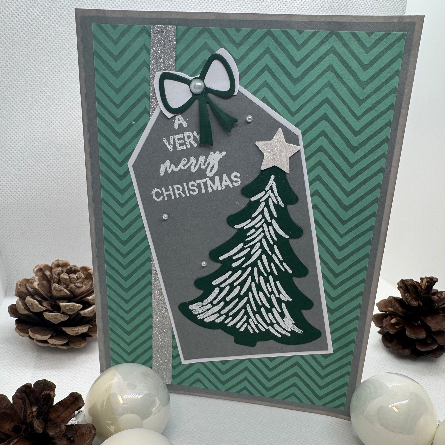 Weihnachtskarte "A very Merry Christmas" in grau